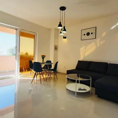 Petar Apartman Razanac